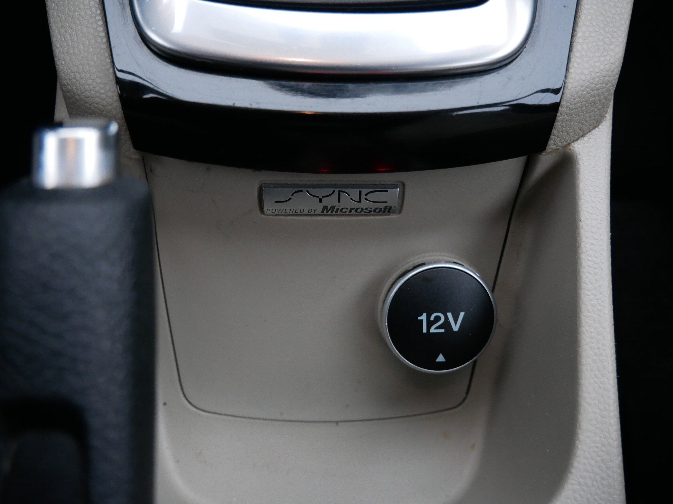 Used 2014 Ford Fiesta Titanium image 30