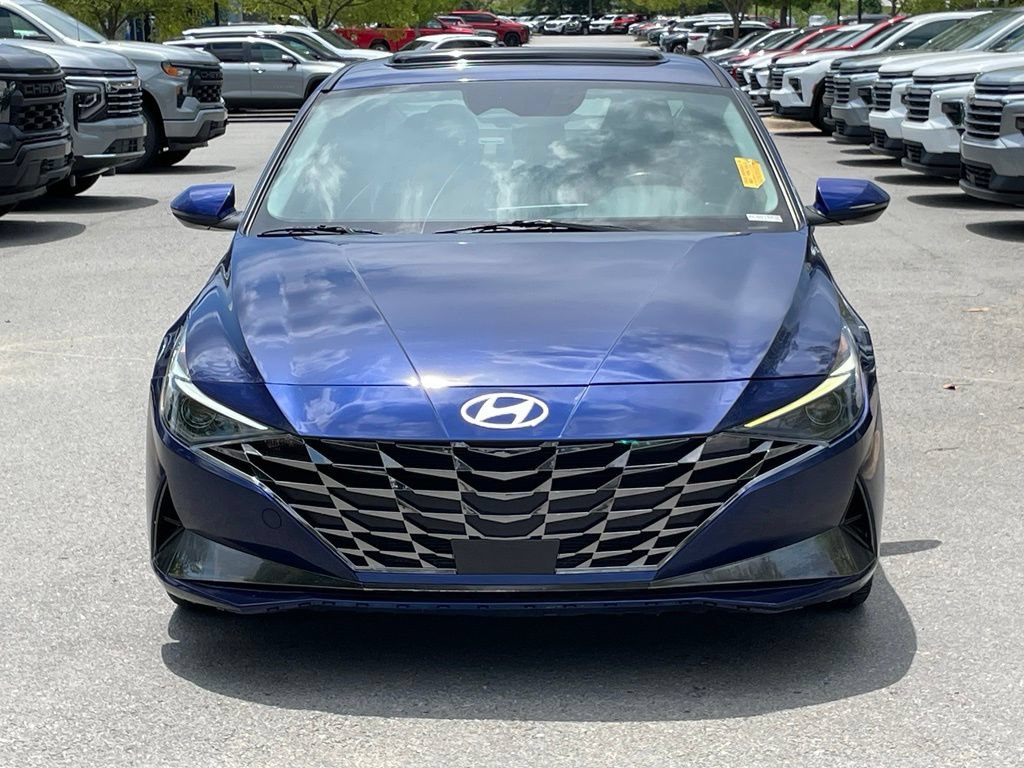Used 2022 Hyundai Elantra SEL w/ Convenience + Premium Package FWD image 2