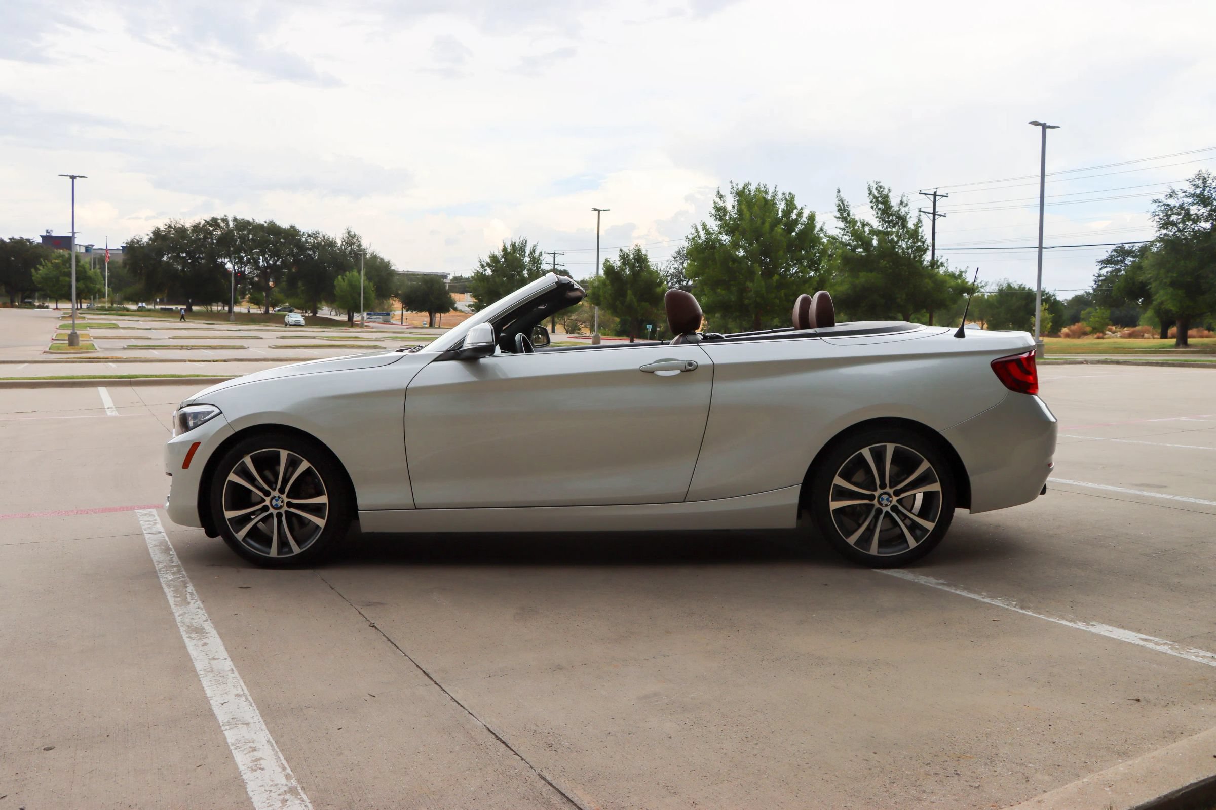 Used 2016 BMW 228i Convertible RWD image 4