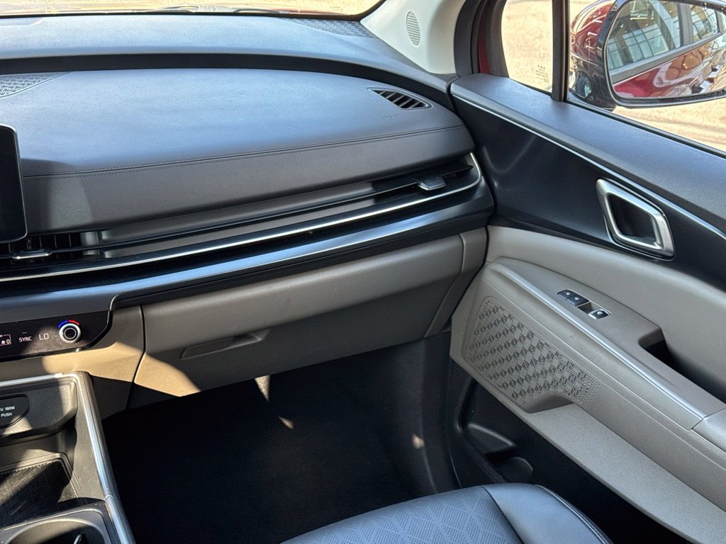 Used 2026 Kia Carnival FWD image 21