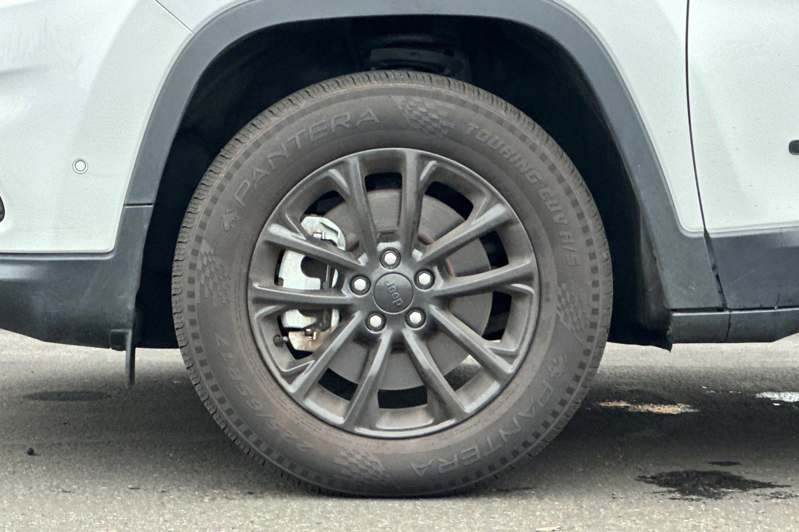 Used 2023 Jeep Cherokee Altitude Lux image 27