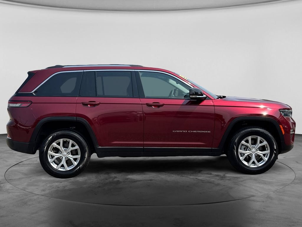 Used 2023 Jeep Grand Cherokee Limited AWD/4WD image 11
