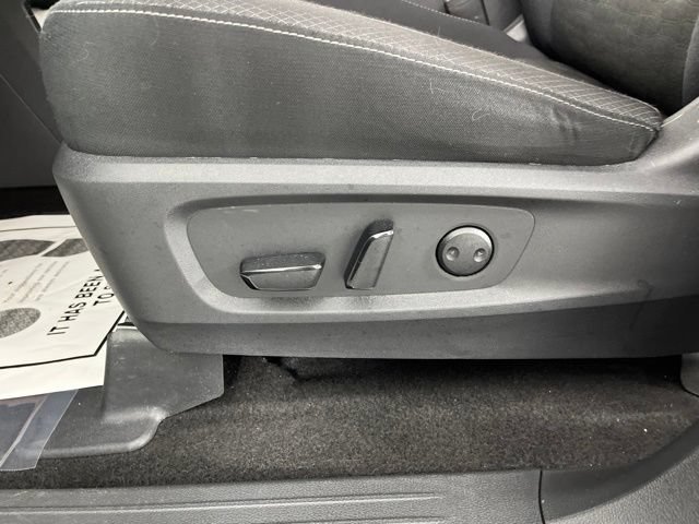Used 2025 Nissan Pathfinder SV FWD image 34