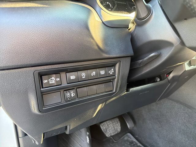 Used 2023 Toyota Tundra SR5 w/ SR5 Convenience Package AWD/4WD image 10