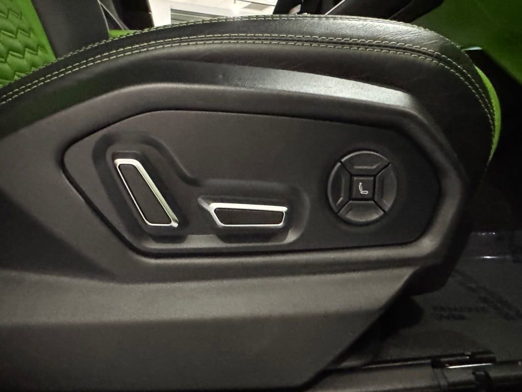 Used 2020 Lamborghini Urus image 38