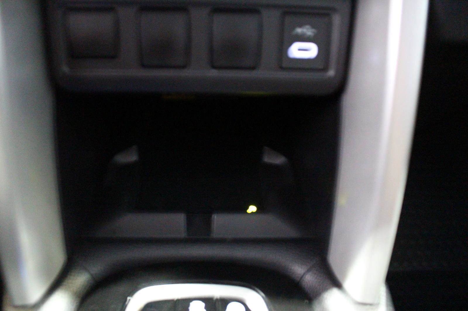 Used 2025 Toyota Corolla Cross LE image 24