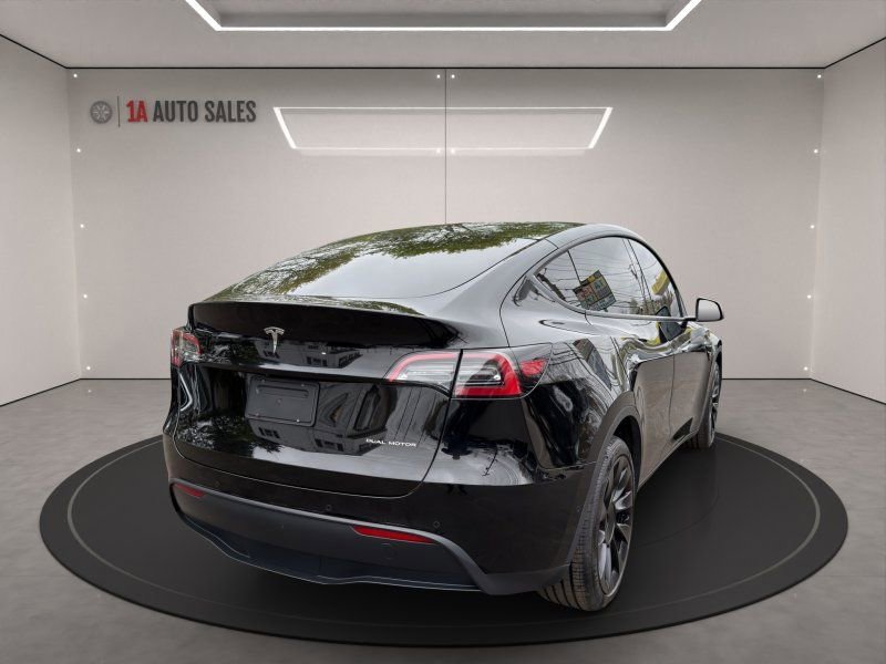 Used 2021 Tesla Model Y Long Range AWD/4WD image 5