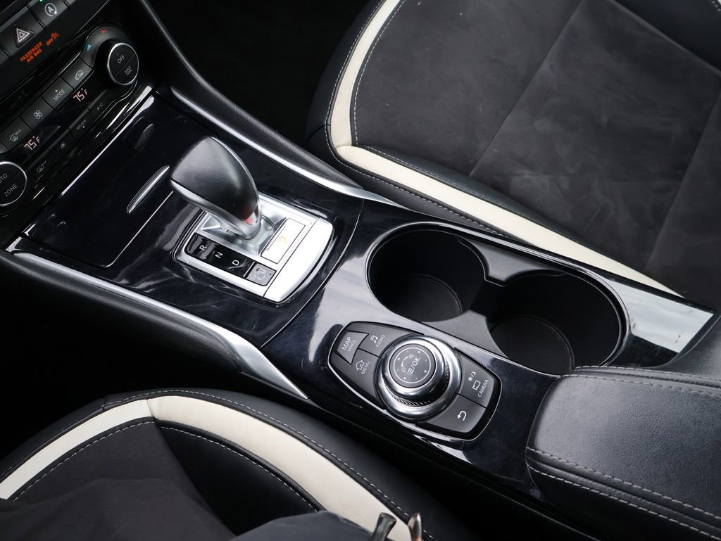 Used 2018 INFINITI QX30 Sport w/ Cargo Package image 26