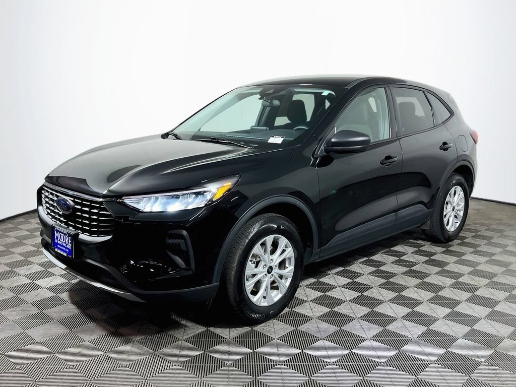 Used 2025 Ford Escape Active AWD/4WD image 3