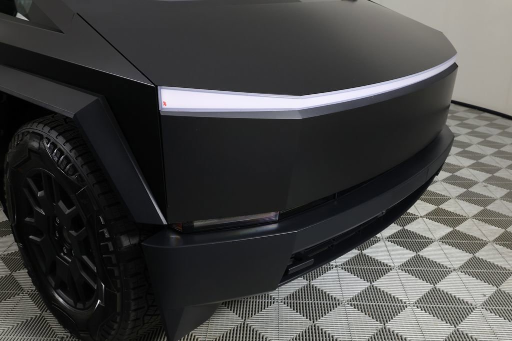 Used 2024 Tesla Cybertruck AWD Crew Cab image 44