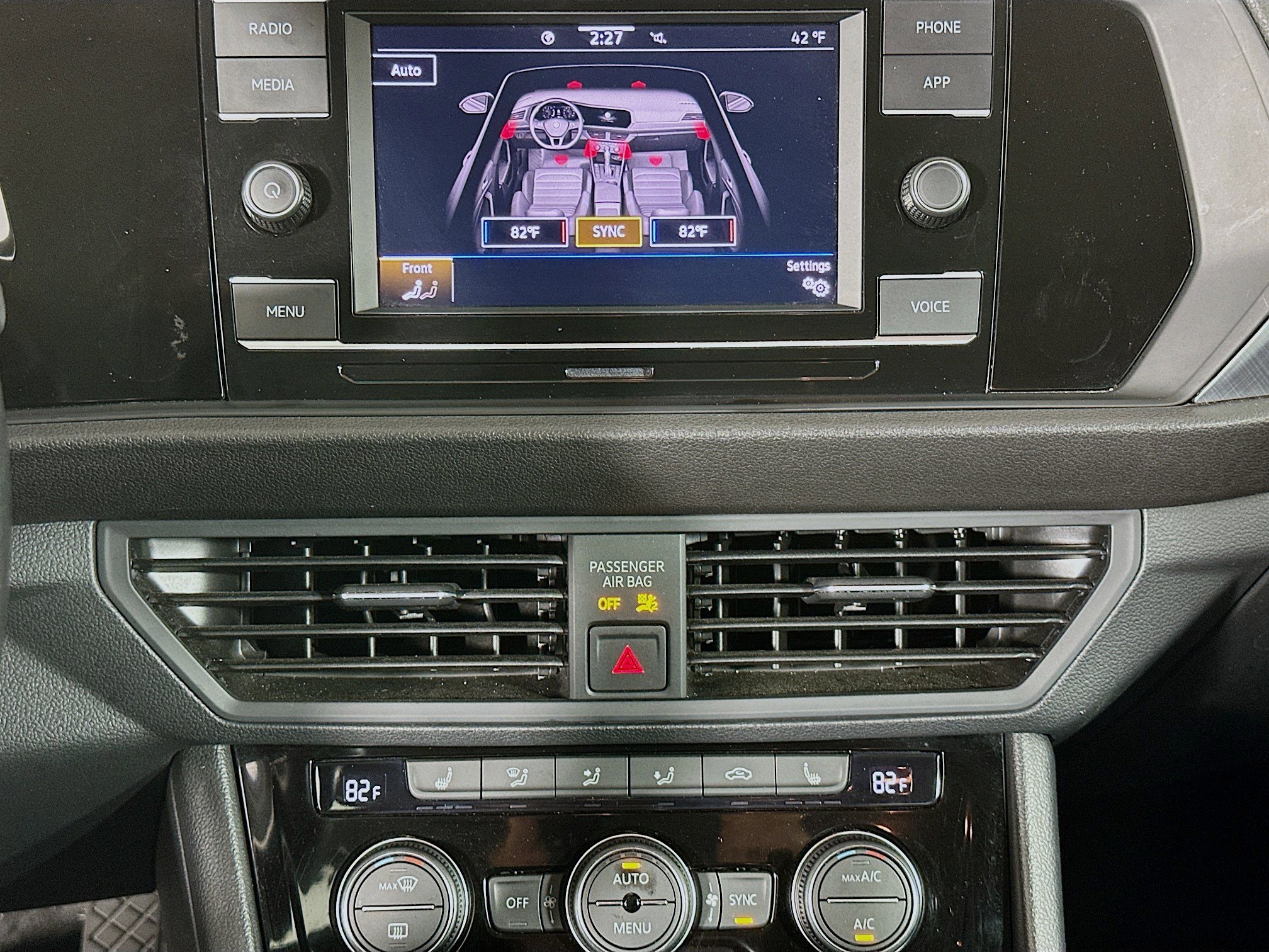 Used 2024 Volkswagen Jetta SE image 23