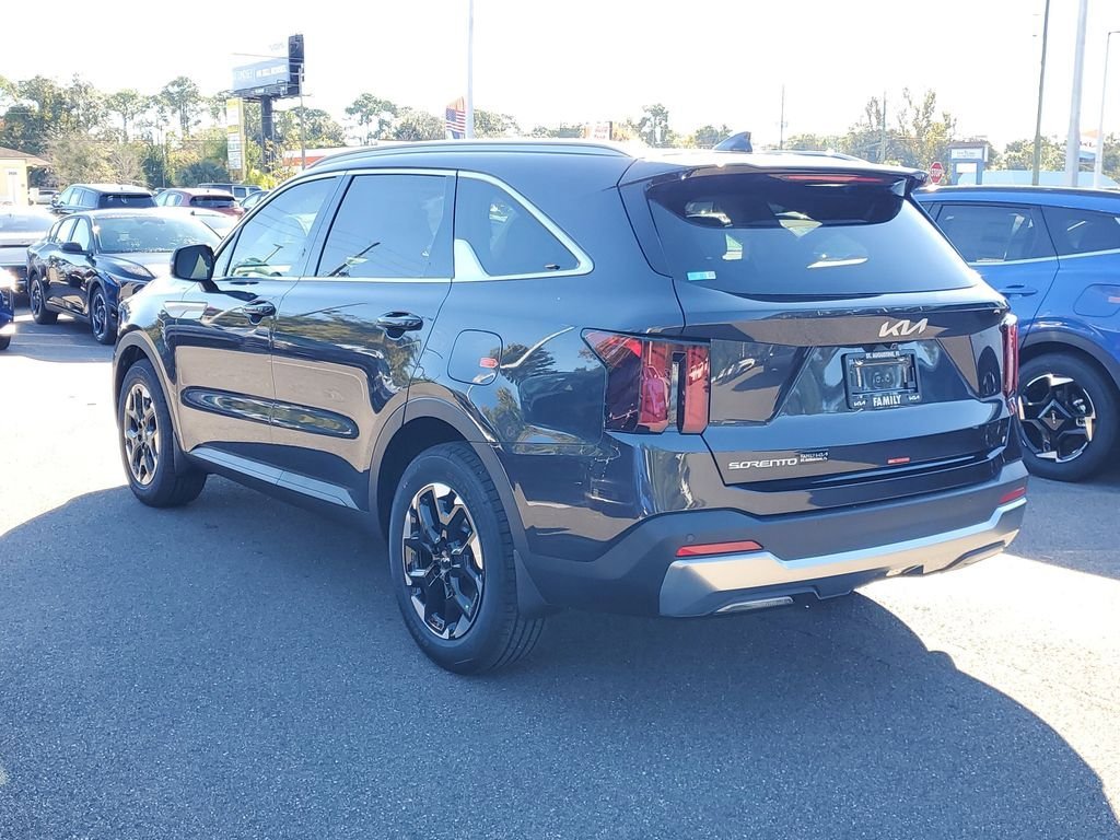 New 2026 Kia Sorento S w/ S Panoramic Sunroof Package FWD image 4