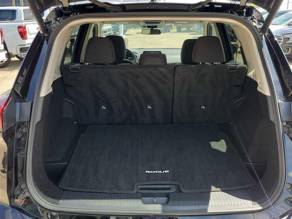 Used 2025 Nissan Rogue SV FWD image 8