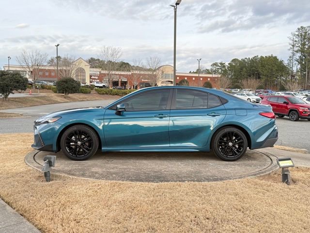 Used 2025 Toyota Camry SE w/ Convenience Package image 4