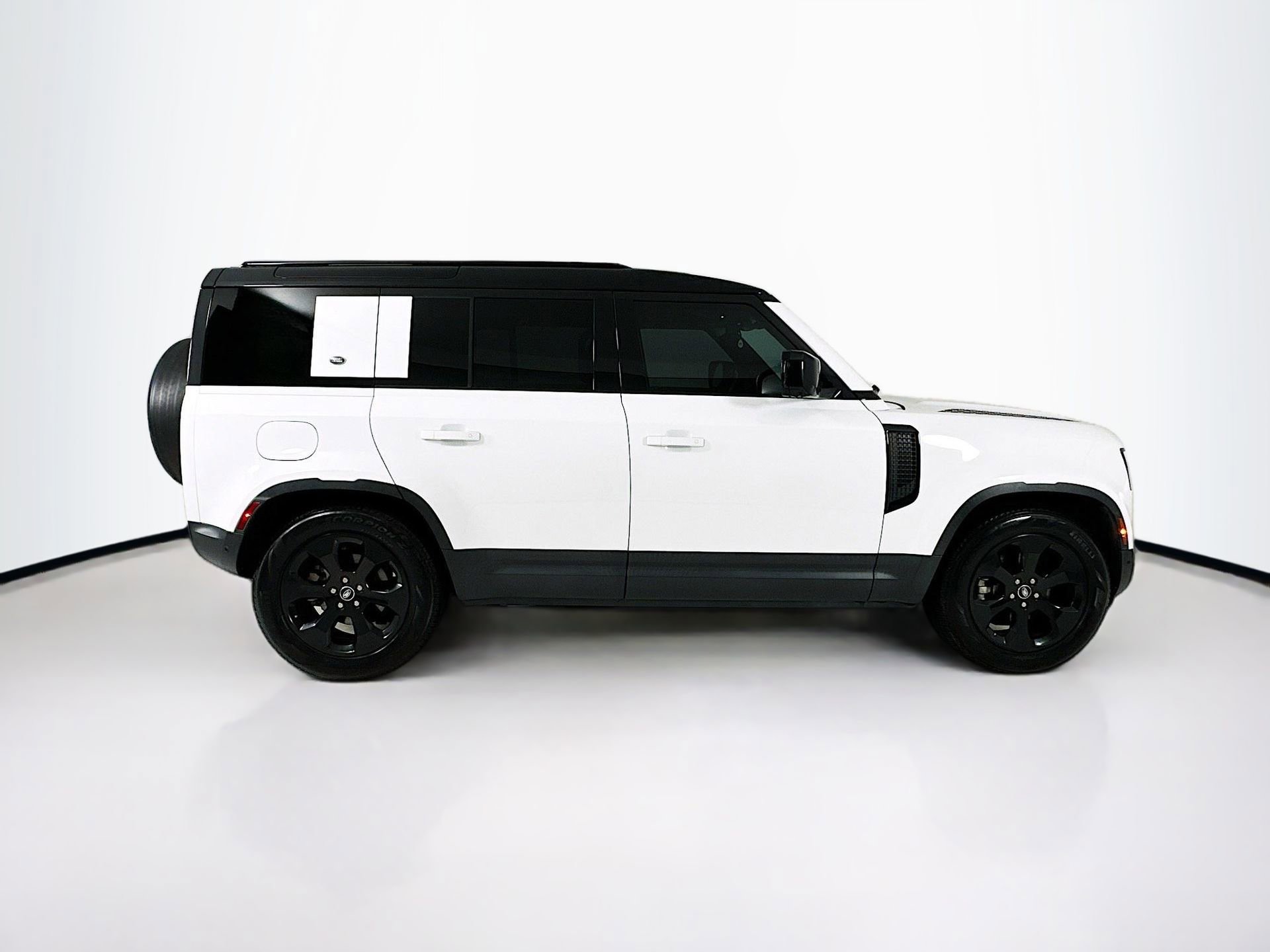 Used 2021 Land Rover Defender 110 S image 9