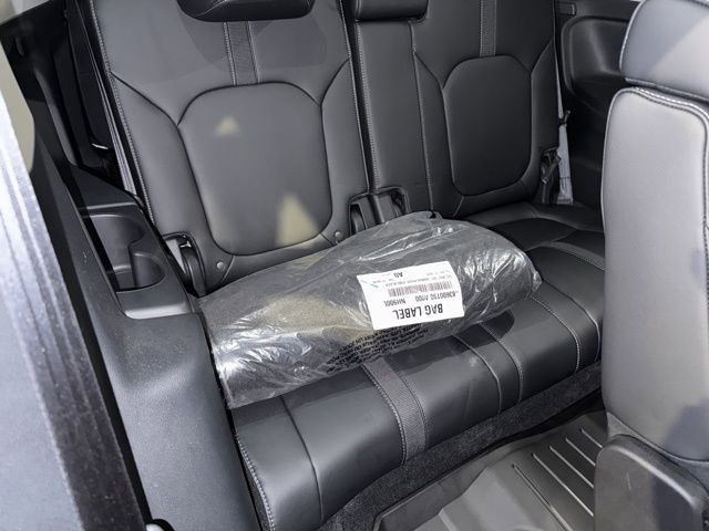 Used 2025 Honda Pilot Touring image 16