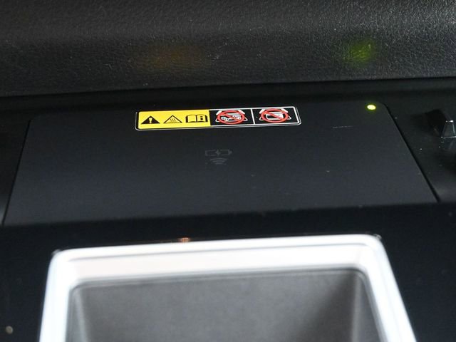 Used 2025 Toyota Sienna Limited image 6