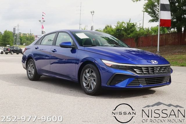Used 2024 Hyundai Elantra SEL FWD image 1