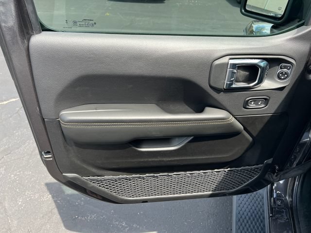 Used 2025 Jeep Wrangler Unlimited Sahara AWD/4WD image 10