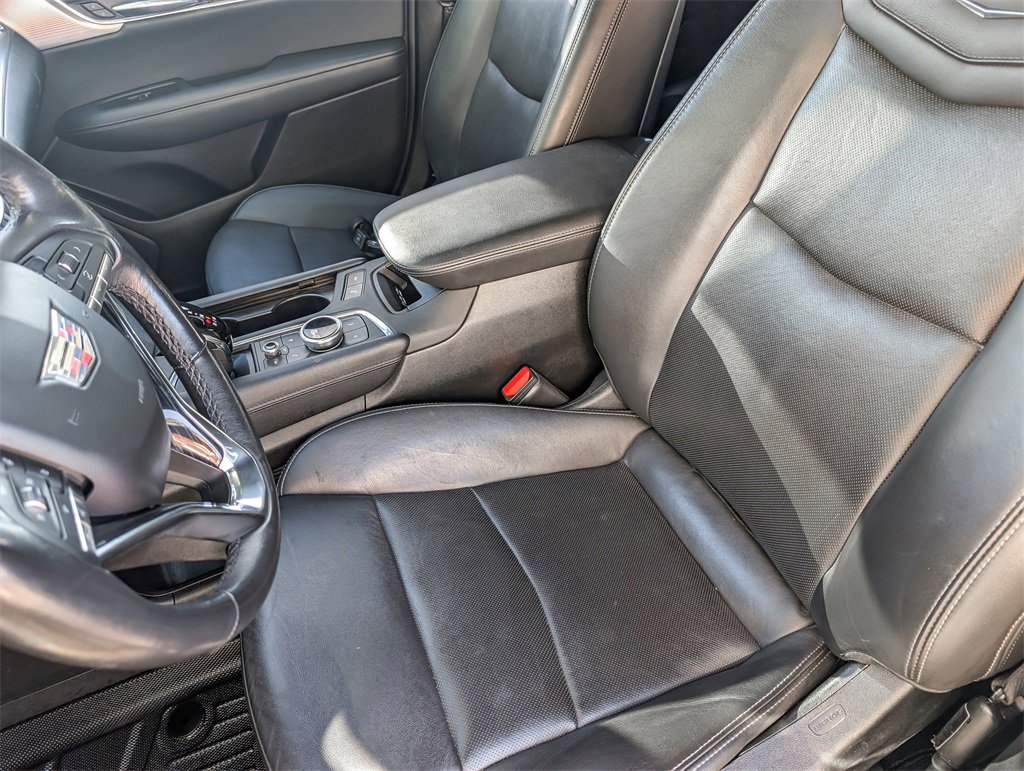 Used 2023 Cadillac XT6 Premium Luxury image 10