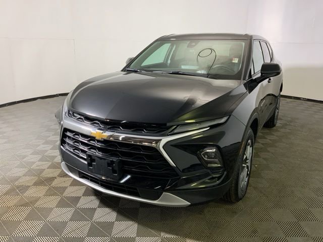 Used 2025 Chevrolet Blazer LT image 4
