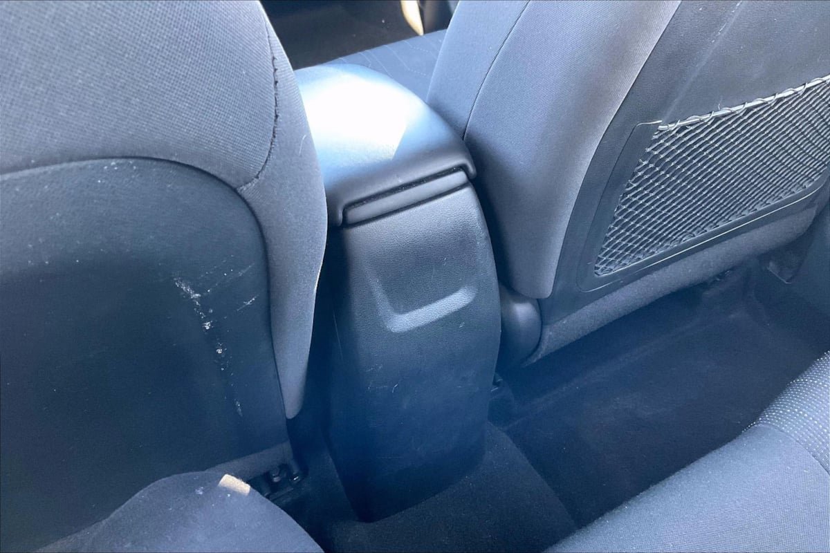 Used 2024 Hyundai Venue SE FWD image 31