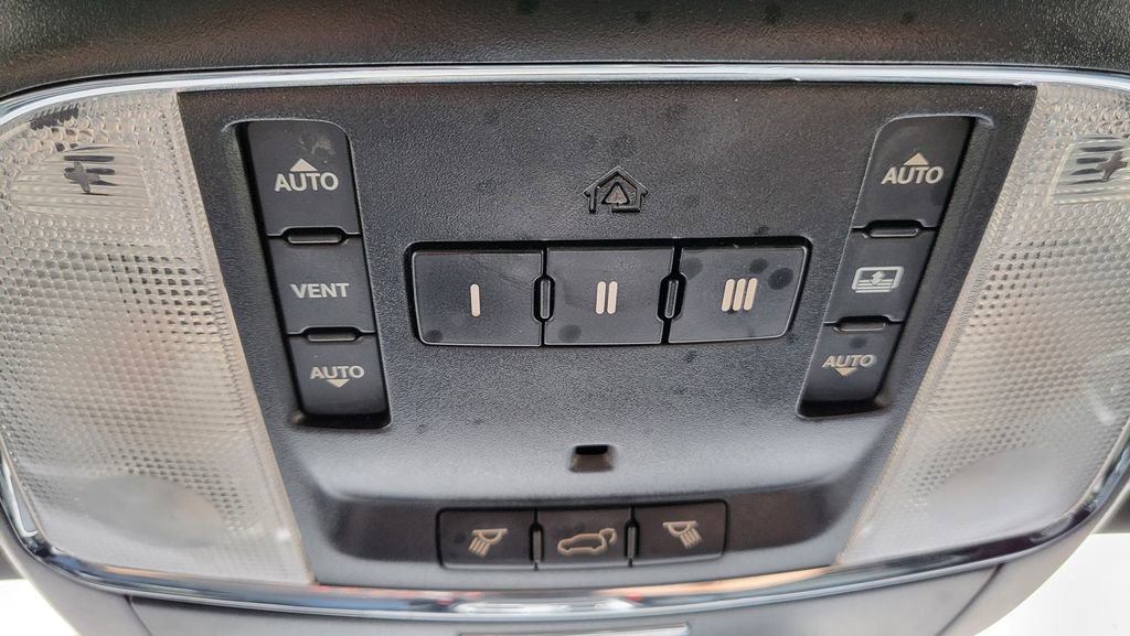 Used 2018 Jeep Grand Cherokee Overland image 36