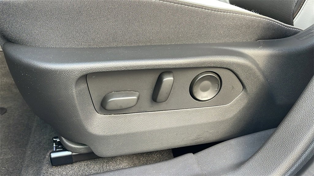 Used 2025 Buick Envision Sport Touring image 12