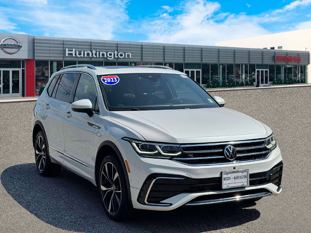 Used 2023 Volkswagen Tiguan SEL R-Line AWD/4WD image 4