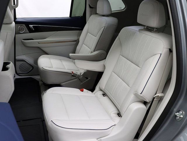 New 2026 Buick Enclave Avenir w/ Super Cruise Package image 11