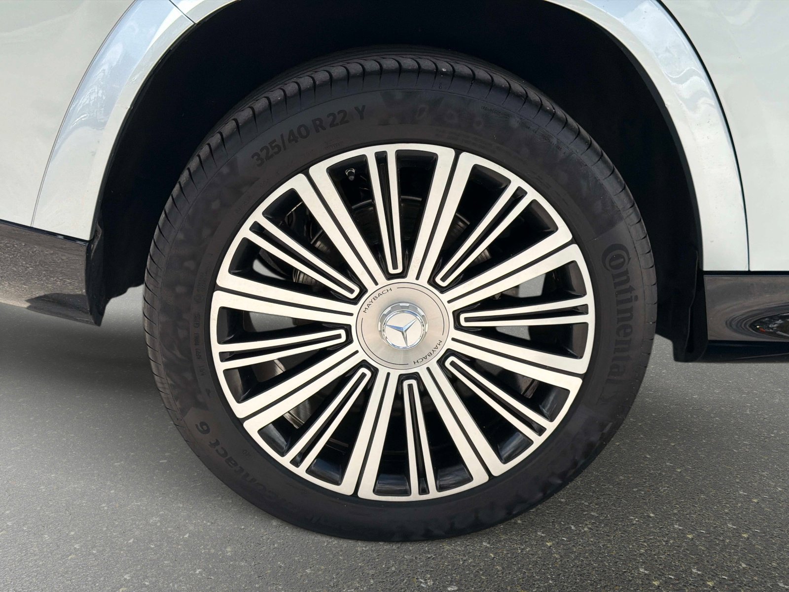 Used 2023 Mercedes-Benz Maybach GLS 600 4MATIC image 18