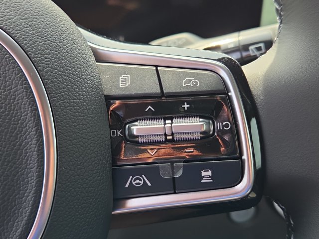 New 2026 Kia Carnival EX FWD image 11