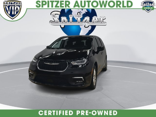 Used 2024 Chrysler Pacifica Touring-L FWD image 7