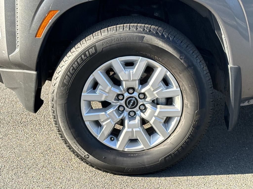 Used 2022 Nissan Frontier SV w/ Technology Package AWD/4WD image 8