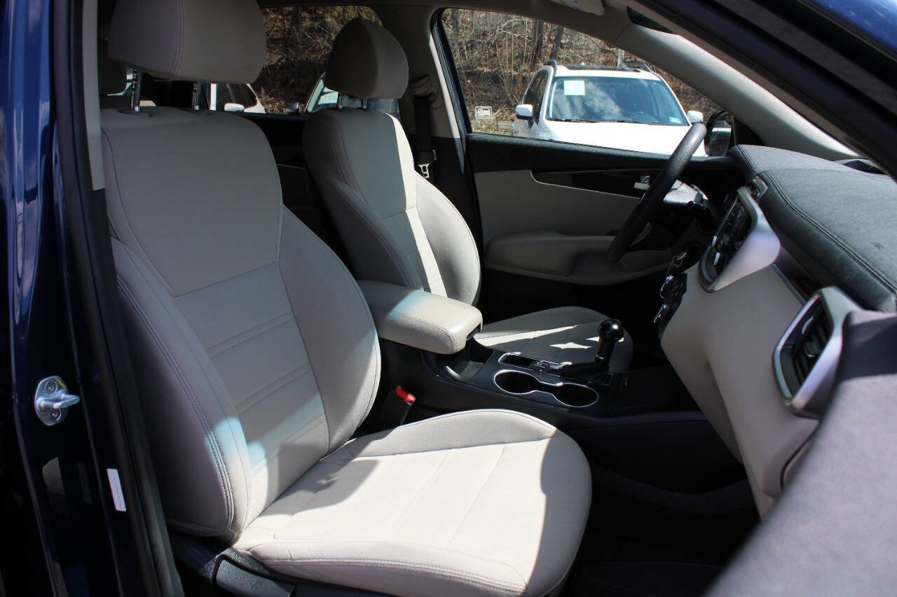 Used 2018 Kia Sorento LX image 30