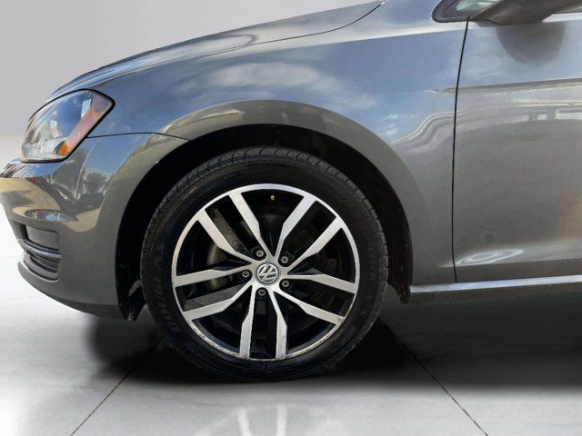 Used 2017 Volkswagen Golf SE image 54