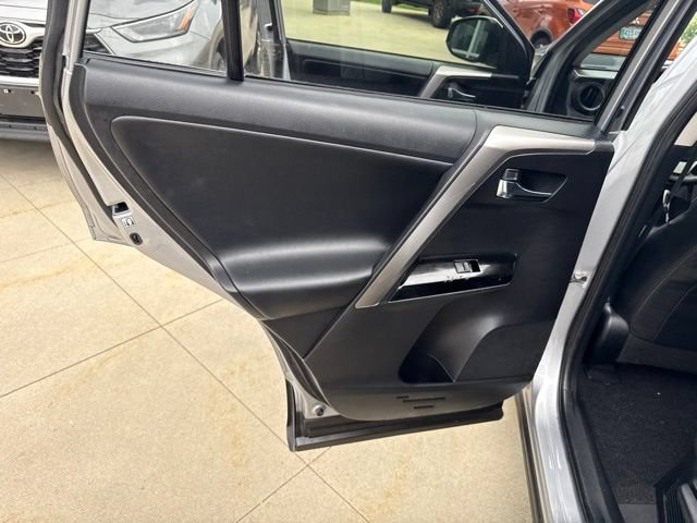 Used 2018 Toyota RAV4 Limited AWD/4WD image 27