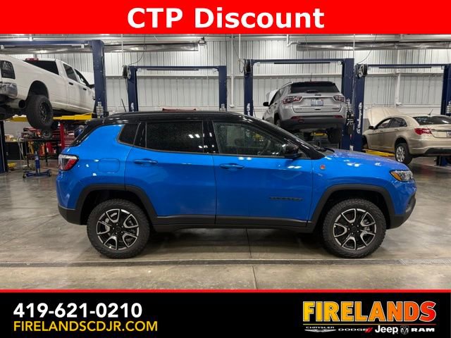 New 2026 Jeep Compass Trailhawk image 2