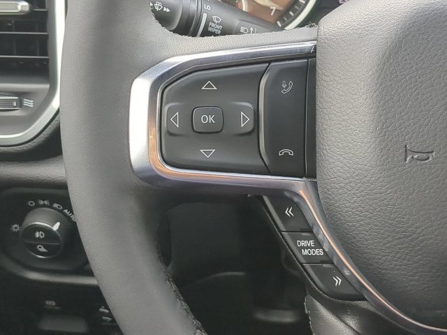 Used 2025 RAM 1500 Laramie w/ Trailer Tow Group AWD/4WD image 30