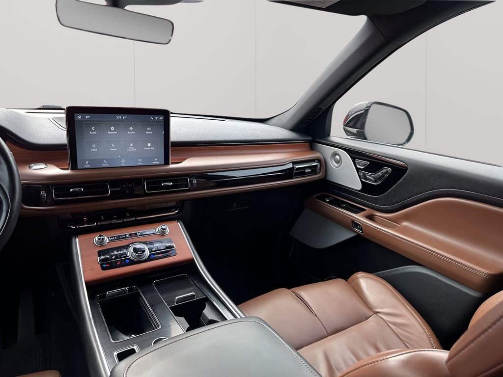 Used 2020 Lincoln Aviator Reserve w/ Equipment Group 202A image 24