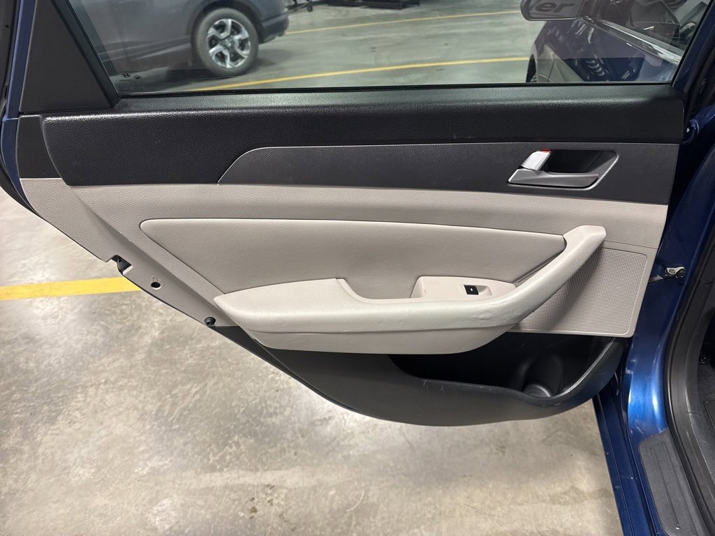 Used 2015 Hyundai Sonata SE w/ Option Group 09 image 25