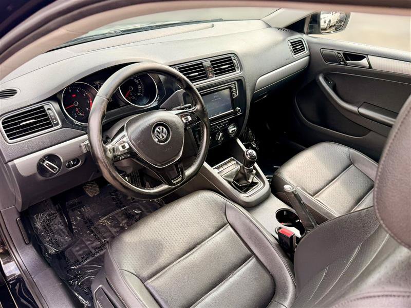Used 2017 Volkswagen Jetta SE FWD image 10