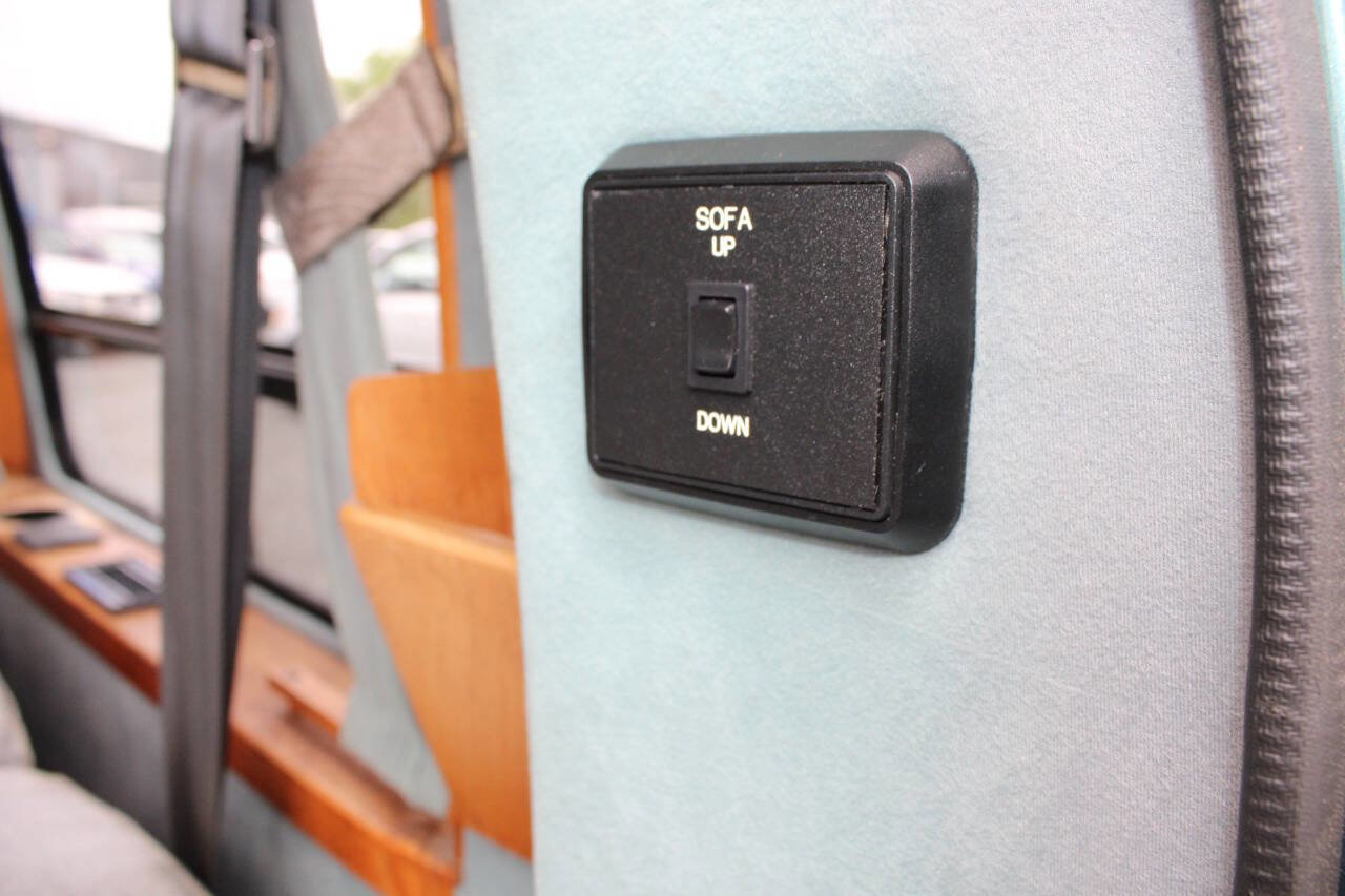 Used 1997 Ford E-150 and Econoline 150 RWD image 20