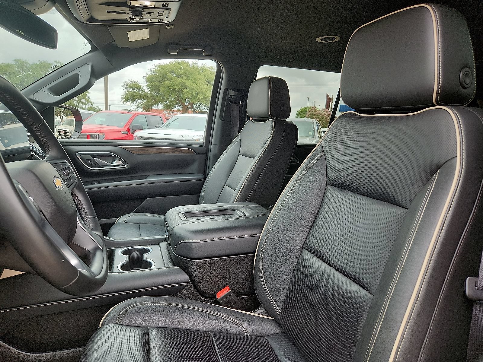 Used 2024 Chevrolet Tahoe Premier RWD image 14