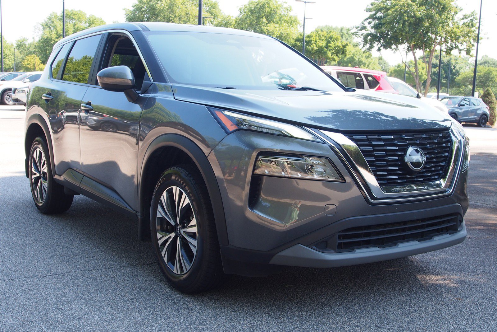Used 2023 Nissan Rogue SV FWD image 1