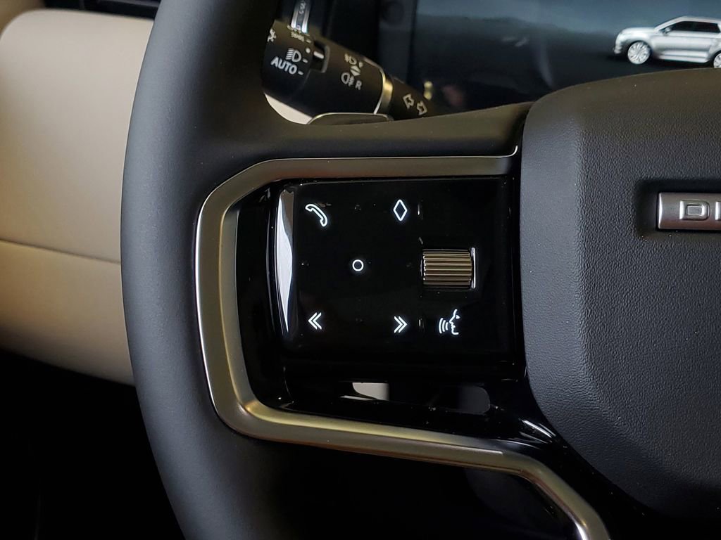 Used 2025 Land Rover Discovery Sport S image 20