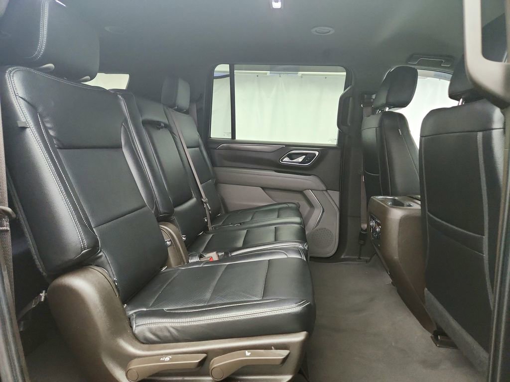 Used 2021 Chevrolet Suburban LS image 30