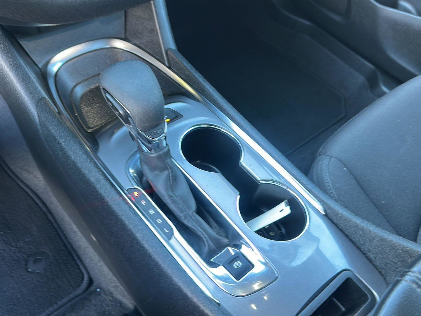 Used 2024 Chevrolet Malibu LT image 36