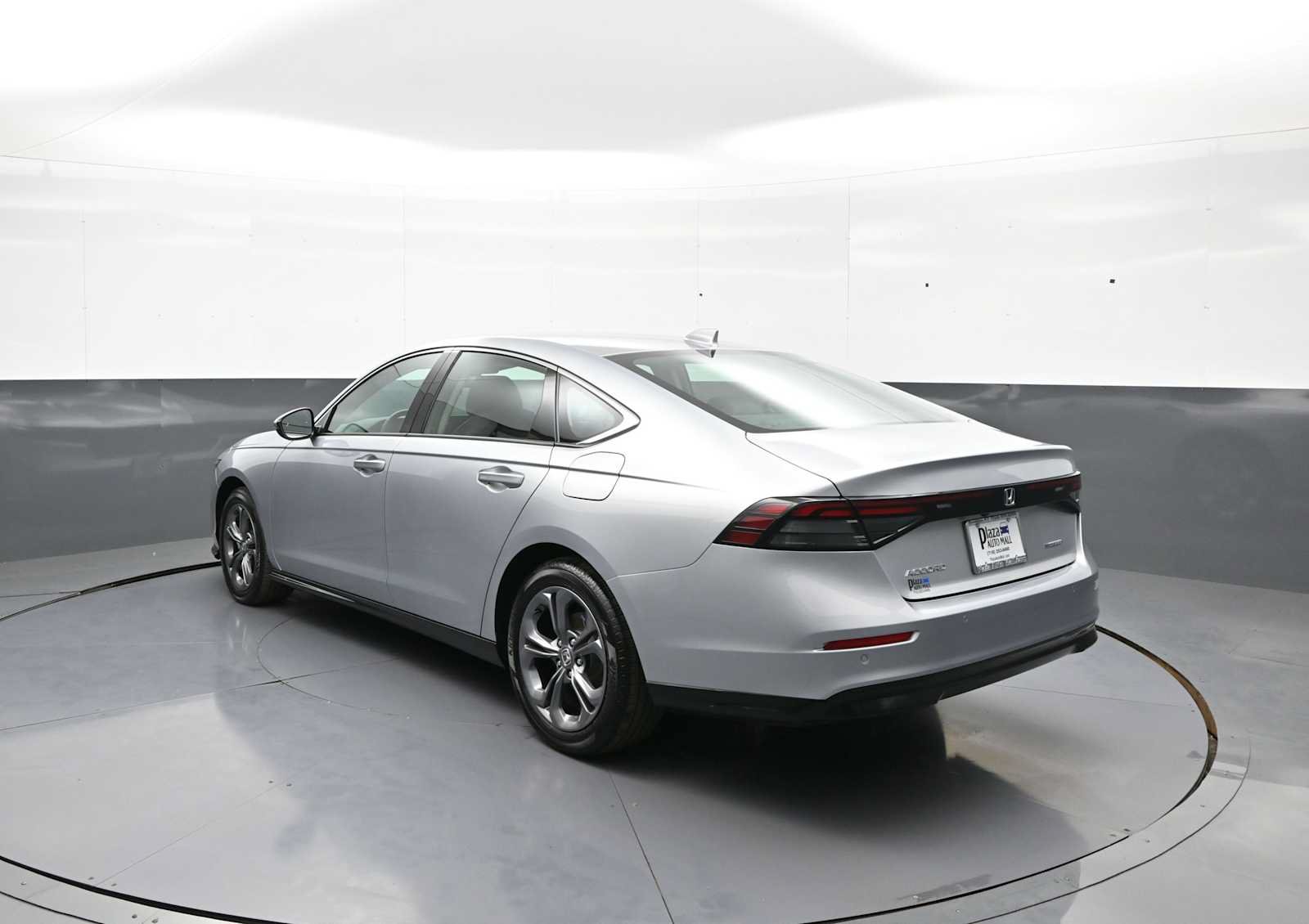 Used 2025 Honda Accord EX-L image 8