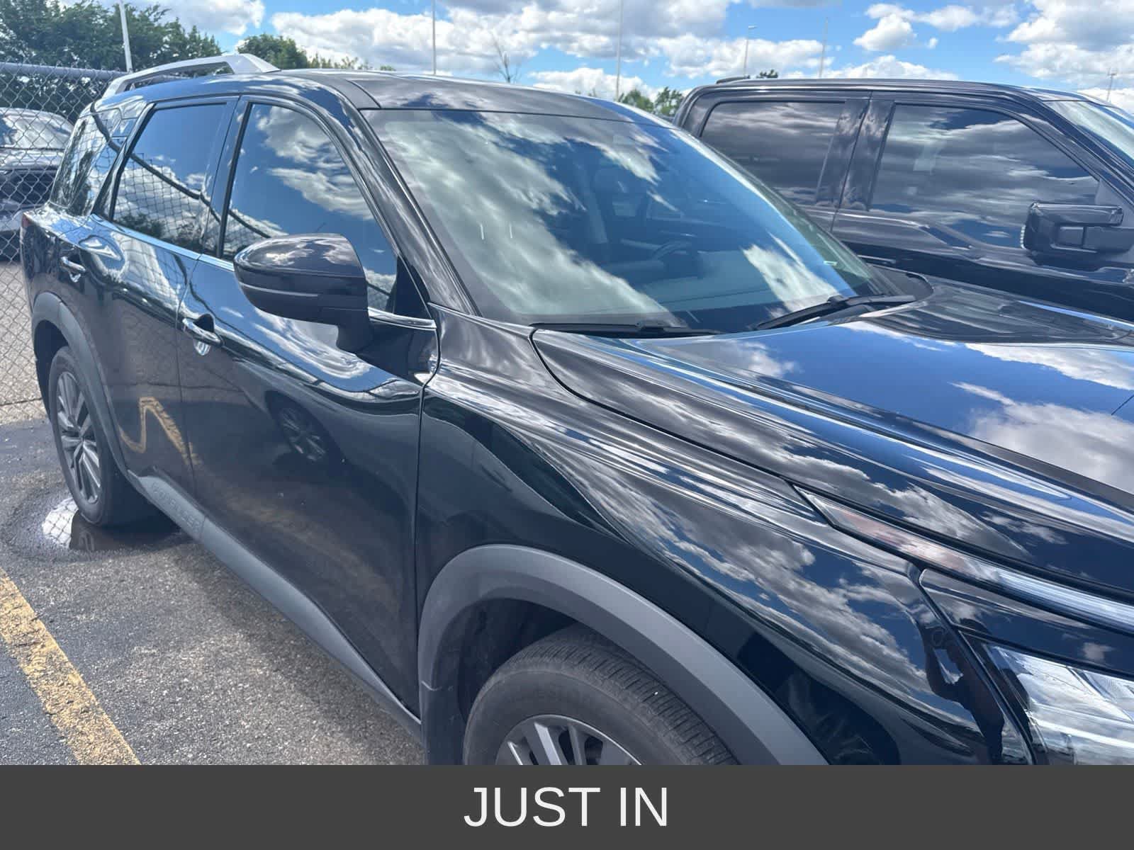 Used 2022 Nissan Pathfinder SL AWD/4WD image 25